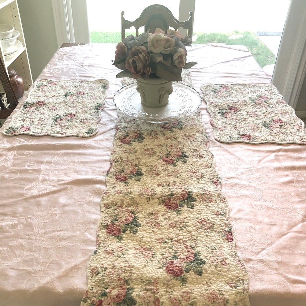 Quilted Floral Table Runner Vintage